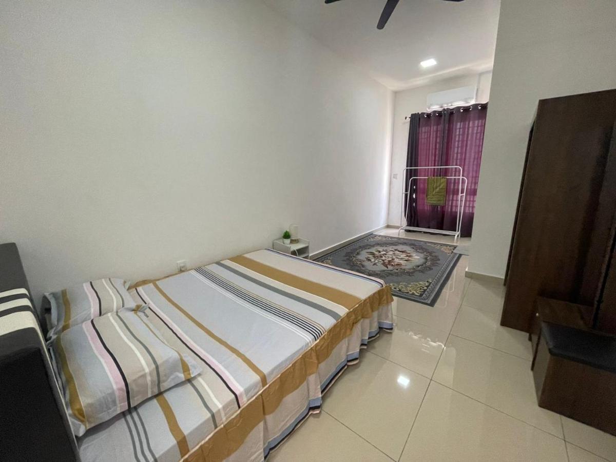 Safiyya Homestay Keluang Eksteriør bilde